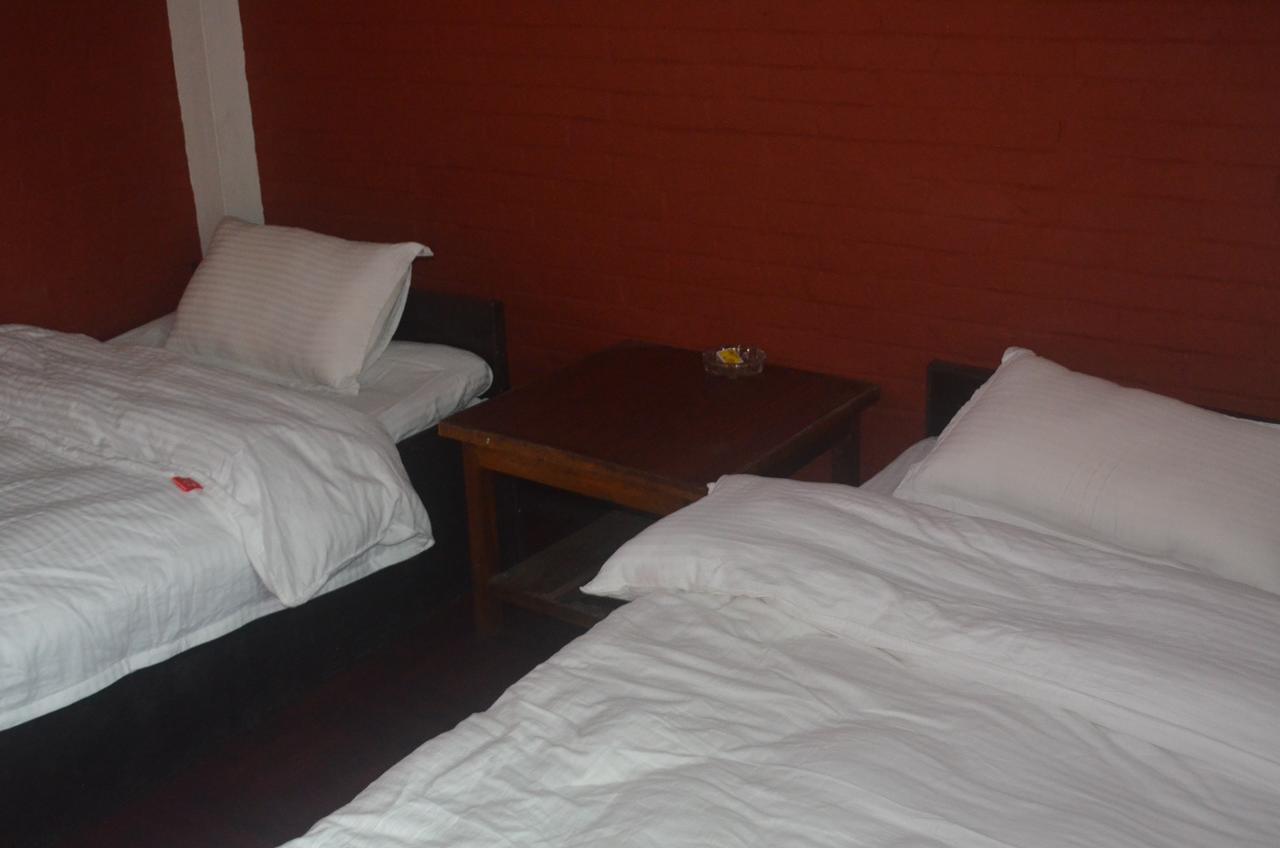 Hotel Holiday Inn Kathmandu Bagian luar foto