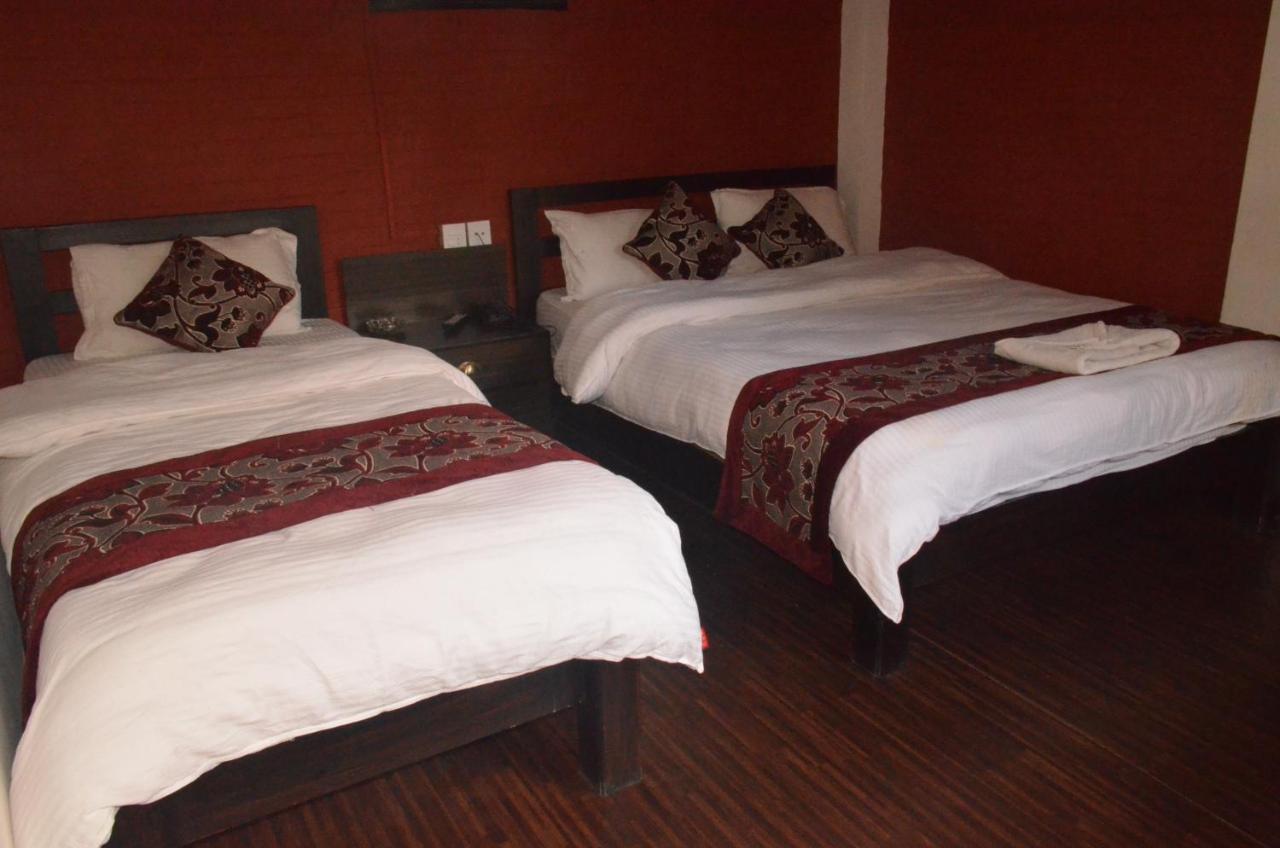 Hotel Holiday Inn Kathmandu Bagian luar foto