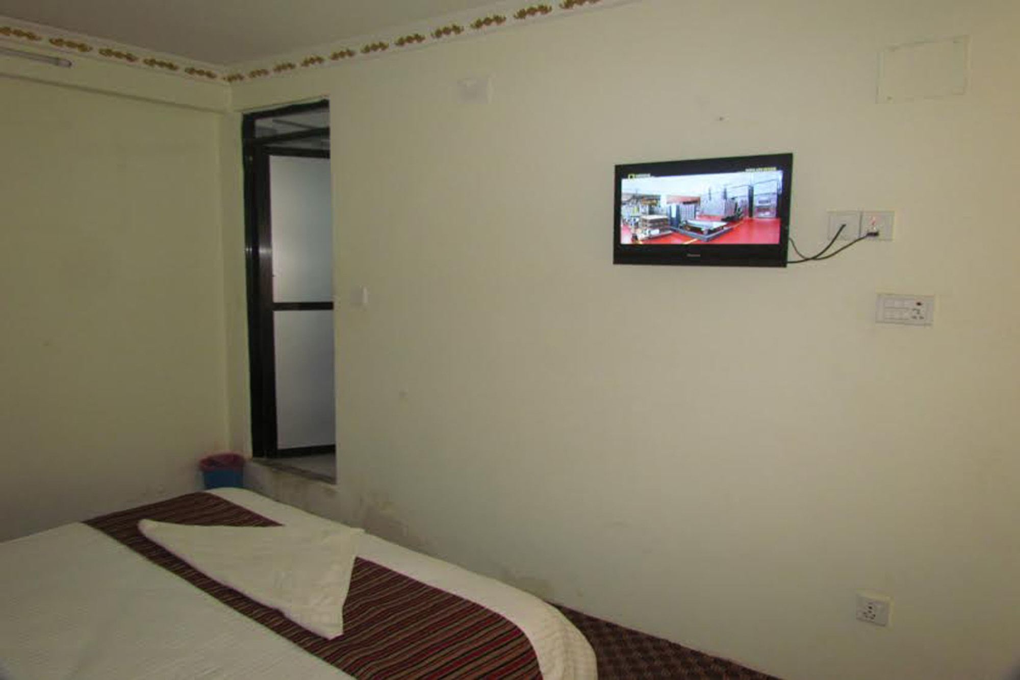 Hotel Holiday Inn Kathmandu Bagian luar foto