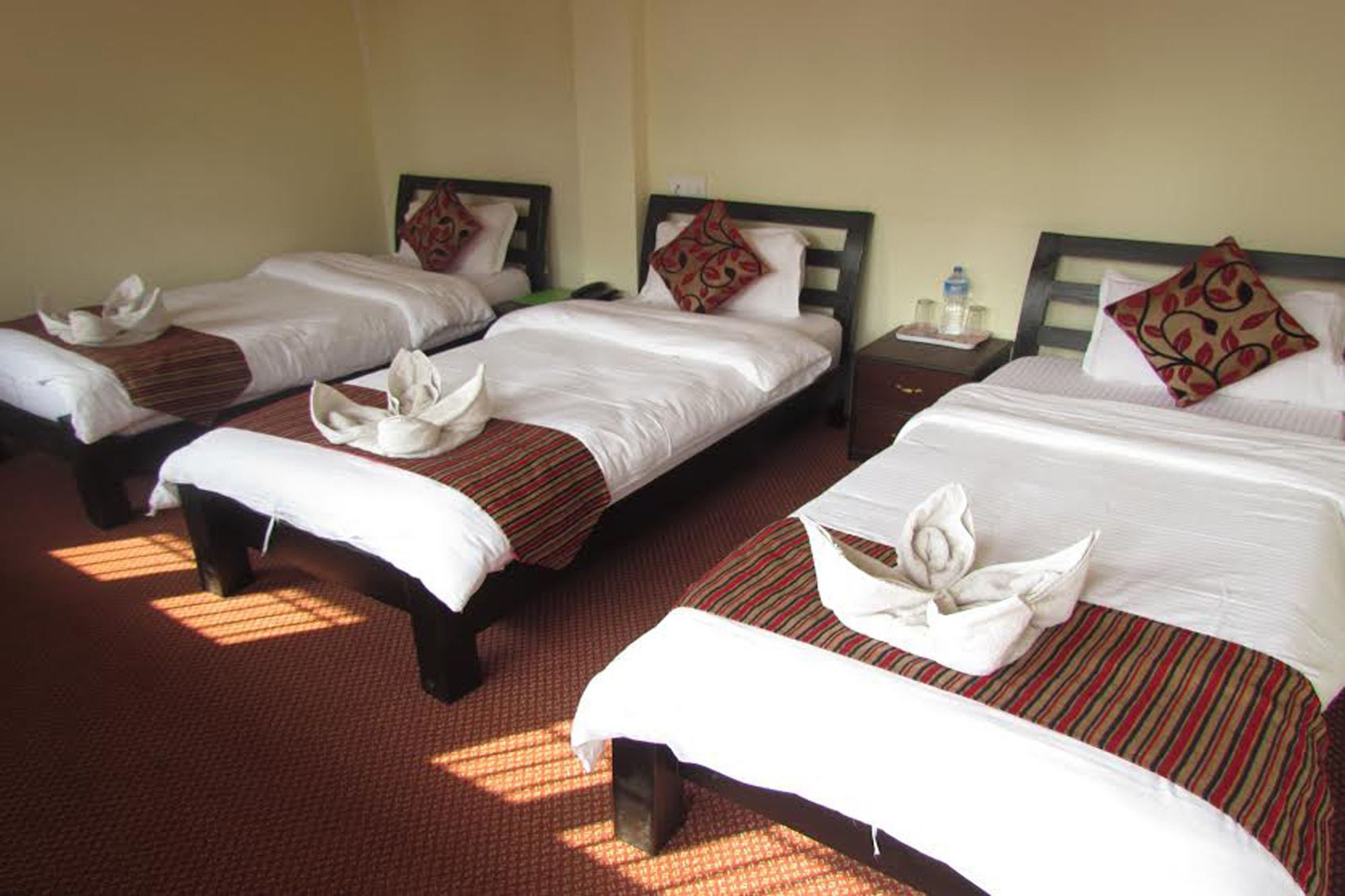 Hotel Holiday Inn Kathmandu Bagian luar foto